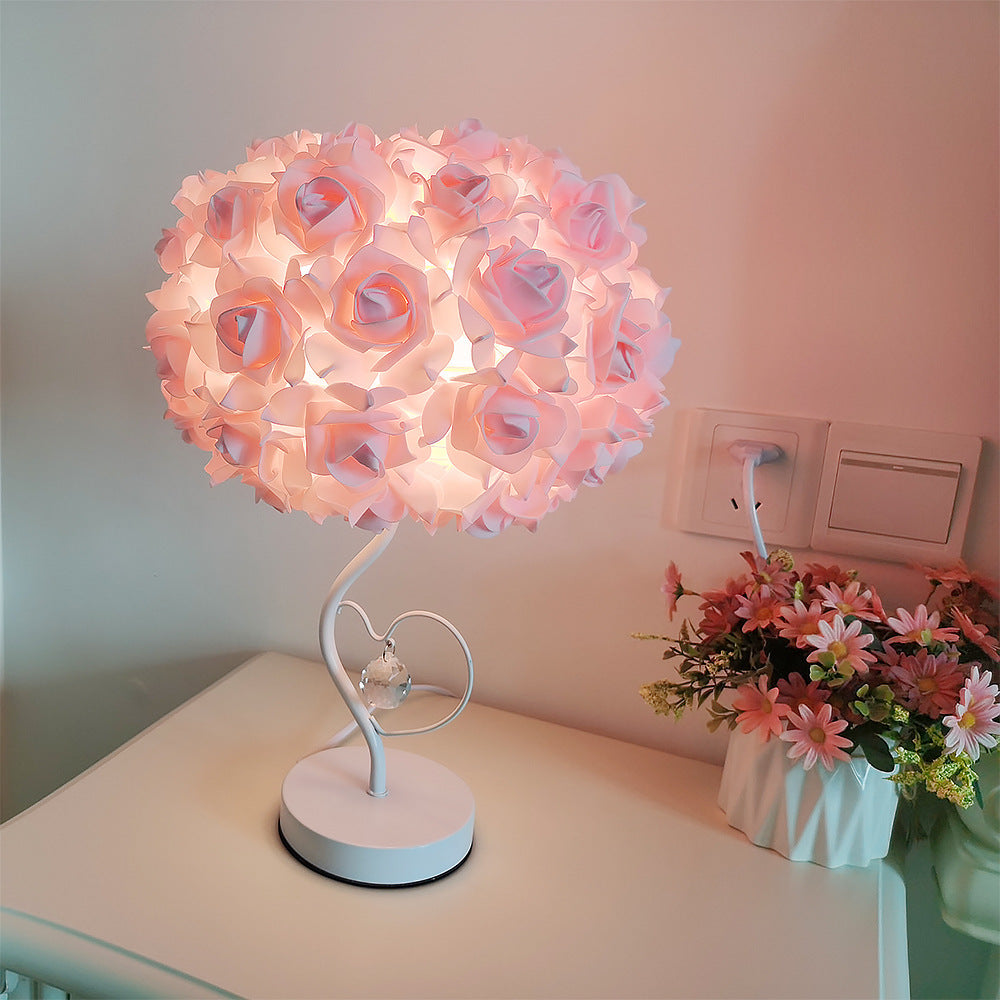 Pastoral Style Pink Table Lamp – Heart-Shaped Crystal Night Light for Bedrooms, Romantic Decorative Lighting and Perfect Gift for Girls, Teen Rooms, and Cozy Spaces