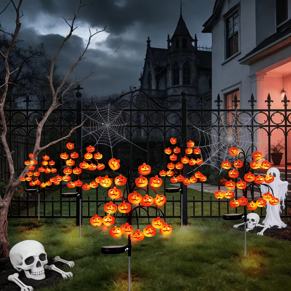 Solar Pumpkin Tree Stake Lights – Waterproof Jack-O’-Lantern LED Garden Lamps for Halloween Yards, Pathways, Lawns and Outdoor Party Decor