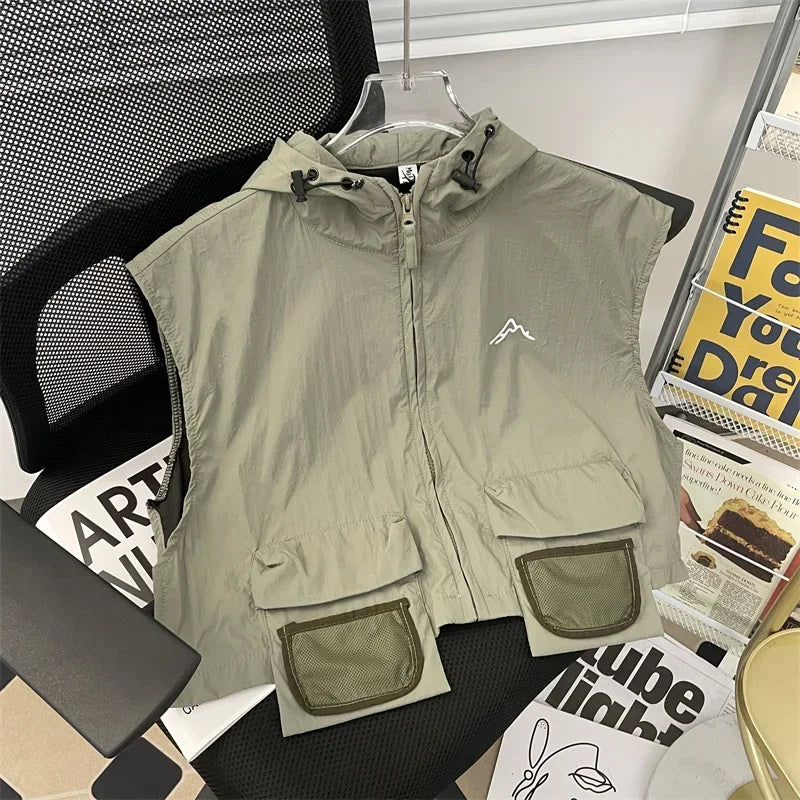 Men’s Tactical Techwear Vest – Summer Lightweight Hooded Utility Vest with Zipper Pockets for Outdoor, Workwear & Street Style
