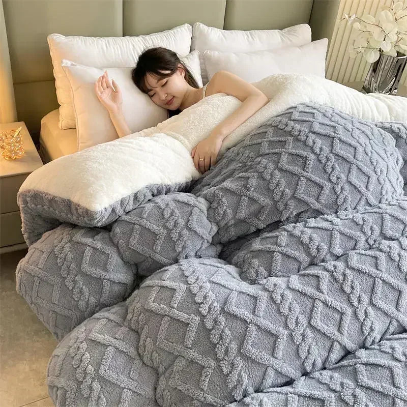 Super Thick Winter Blanket – Warm Artificial Lamb Cashmere Weighted Comforter for Beds and Sofas with Cozy Autumn Cold Weather Comfort