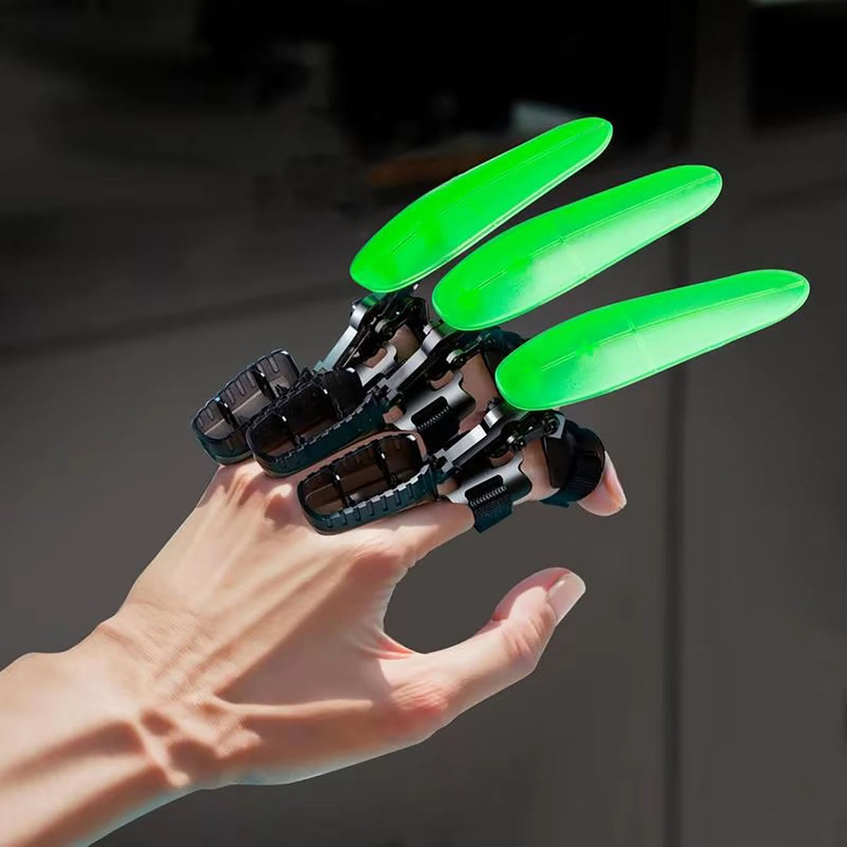 Retractable Mechanical Claw Toy – 3D Creative Assembly Finger Claw Prop for Kids, Movie-Inspired Halloween Cosplay, Party Decorations & Interactive Play