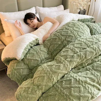 Super Thick Winter Blanket – Warm Artificial Lamb Cashmere Weighted Comforter for Beds and Sofas with Cozy Autumn Cold Weather Comfort