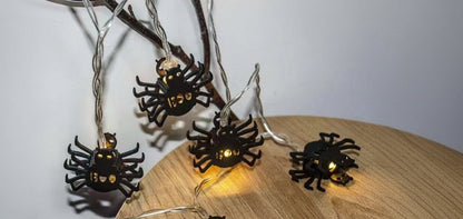 LED Halloween Spider String Lights – Battery-Operated Spooky Hanging Lamps for Gardens, Bedrooms, Parties and Haunted Home Atmosphere Decor