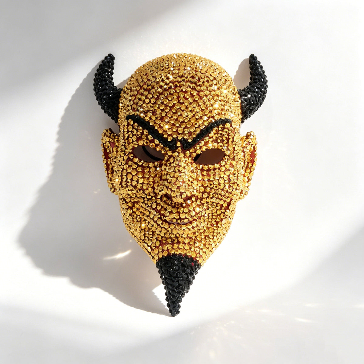 Crystal Horned Devil Mask – Rhinestone Full-Face Demon Costume Accessory for Halloween, Masquerade Balls, Festivals and Bold Gothic Party Looks