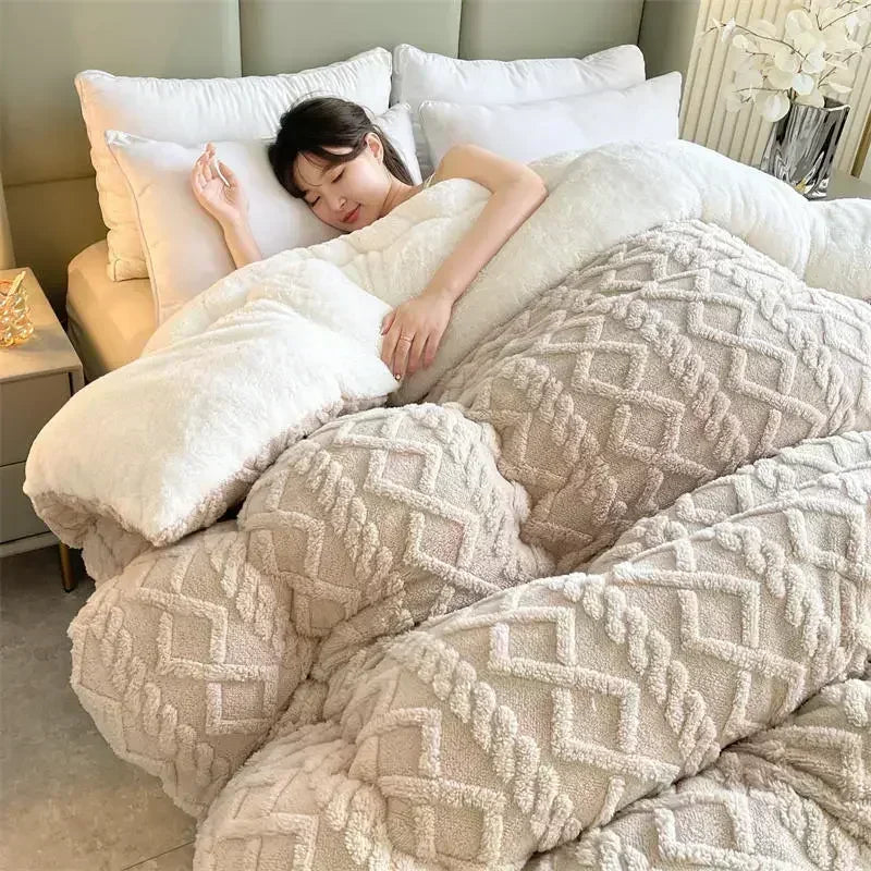 Super Thick Winter Blanket – Warm Artificial Lamb Cashmere Weighted Comforter for Beds and Sofas with Cozy Autumn Cold Weather Comfort
