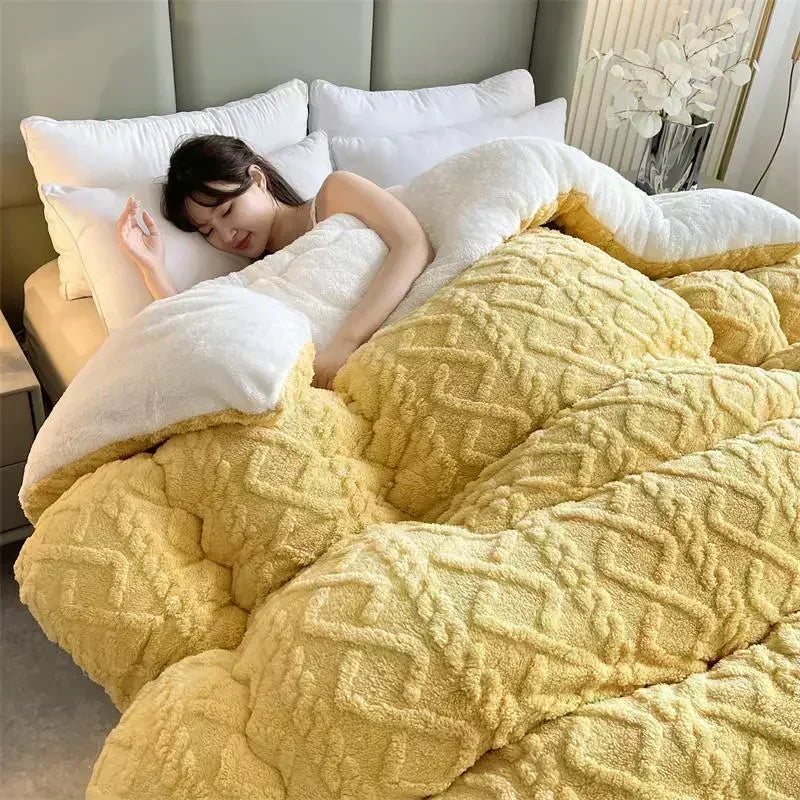Super Thick Winter Blanket – Warm Artificial Lamb Cashmere Weighted Comforter for Beds and Sofas with Cozy Autumn Cold Weather Comfort