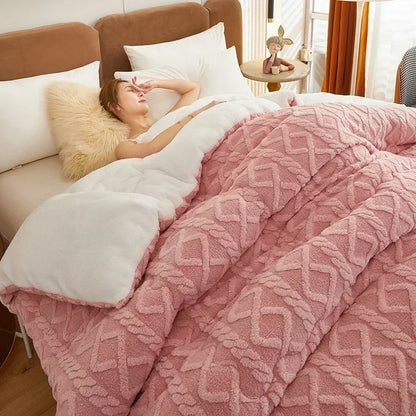 Super Thick Winter Blanket – Warm Artificial Lamb Cashmere Weighted Comforter for Beds and Sofas with Cozy Autumn Cold Weather Comfort