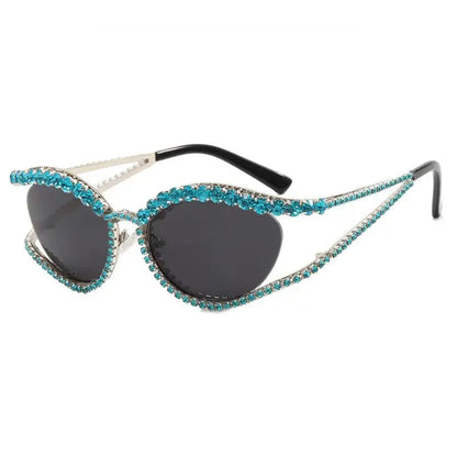 Diamond Cat Eye Hollow Concave Sunglasses – Trendsetting Street Photography Eyewear with Bold 3D Lens Shape for Fashion-Forward Women