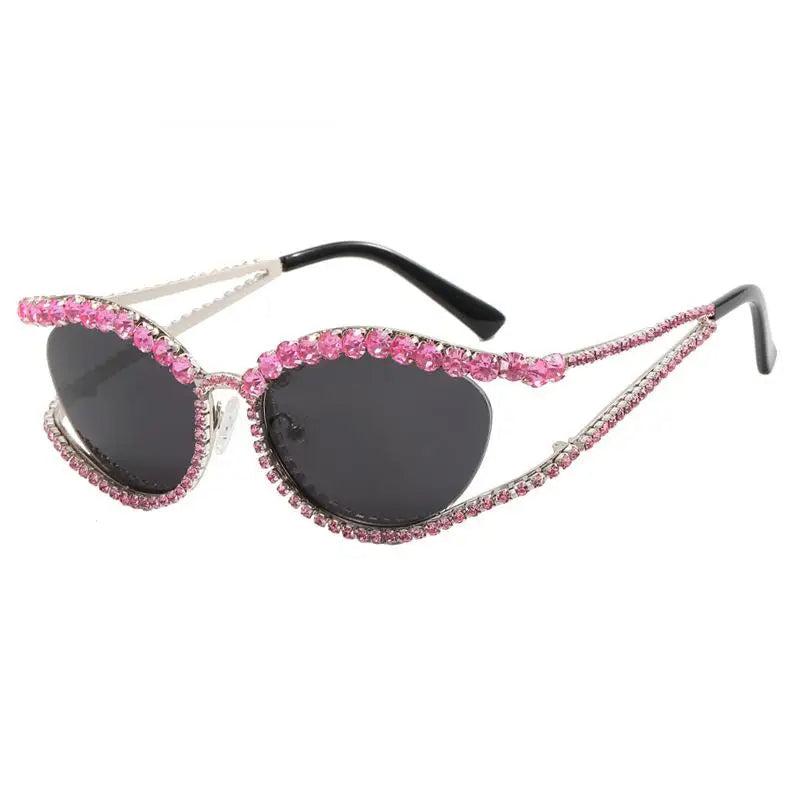 Diamond Cat Eye Hollow Concave Sunglasses – Trendsetting Street Photography Eyewear with Bold 3D Lens Shape for Fashion-Forward Women