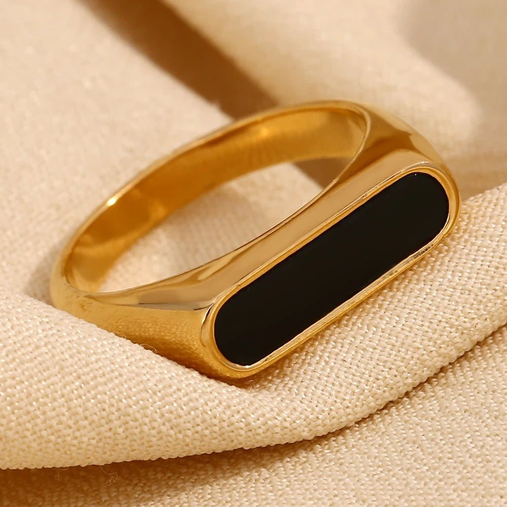 Natural Shell Ring – Elegant 18K Gold Plated Stainless Steel Stripe Ring for Women’s Chic Minimalist Everyday Jewelry
