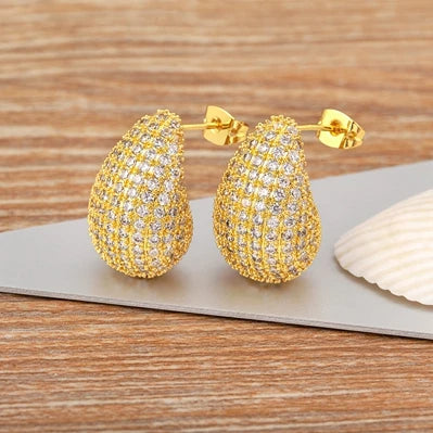 Glossy Waterdrop Zircon Earrings – Lightweight Chunky Gold or Silver Hoops with Hollow Design for Trendy Women’s Fashion Jewelry Looks
