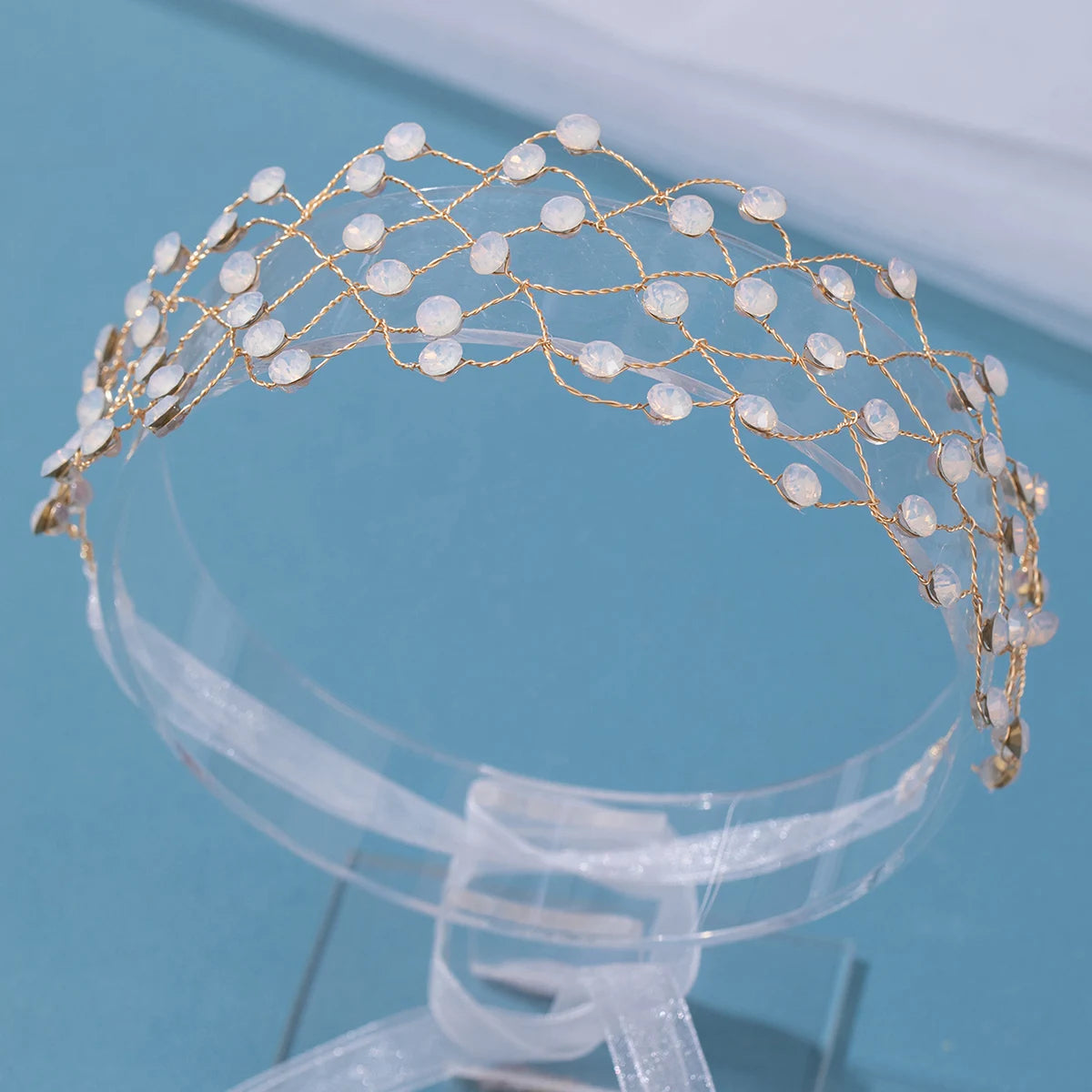 Simulated Pearl Bridal Headband – Elegant Hair Chain Tiara for Weddings, Noiva Headdress, and Timeless Women’s Hair Accessory for Special Occasions