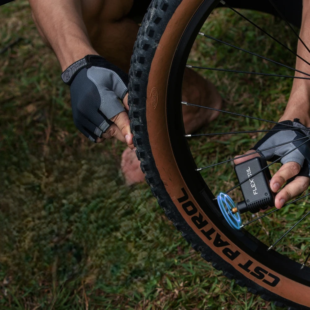 Portable Electric Bicycle Tire Inflator – 100PSI Smart Pump Compatible with Presta and Schrader Valves for Outdoor Cycling and On-the-Go Inflation