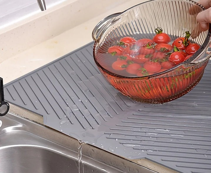 Kitchen Dish Drying Silicone Mat – Raised Stripe Design with Drainage Outlet, Non-Slip Countertop Sink Pad, Heat-Resistant Tableware Drying and Insulating Mat for Kitchens