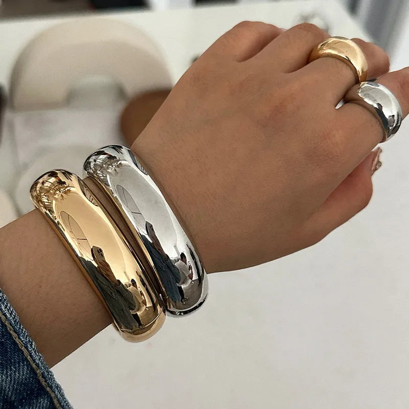 Punk Metal Spring Bangles – Bold Vintage Hip Hop Bracelets in Gold & Silver for Women Who Love Statement Jewelry & Rock Vibes