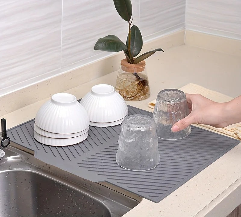 Kitchen Dish Drying Silicone Mat – Raised Stripe Design with Drainage Outlet, Non-Slip Countertop Sink Pad, Heat-Resistant Tableware Drying and Insulating Mat for Kitchens