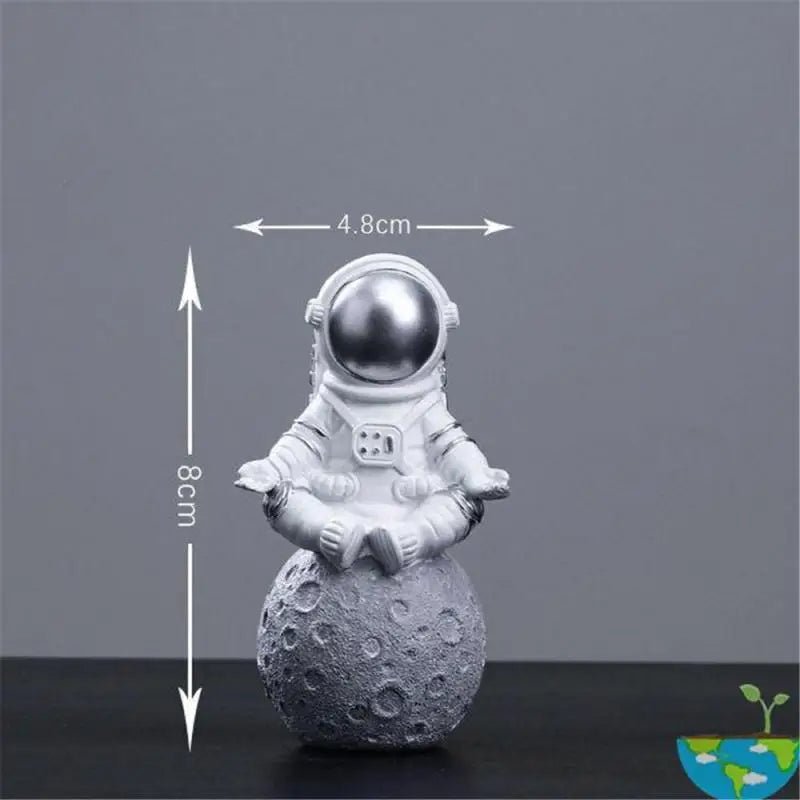 Astronaut Resin Decor – Space-Inspired Desk & Bedroom Décor, Perfect Gift for Space Enthusiasts