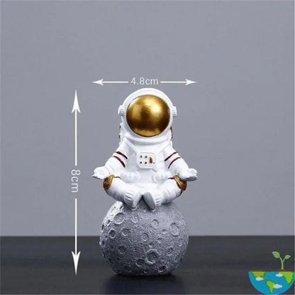 Astronaut Resin Decor – Space-Inspired Desk & Bedroom Décor, Perfect Gift for Space Enthusiasts