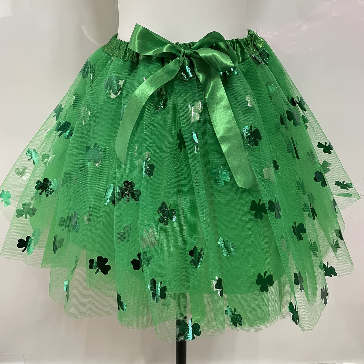 Anime-Inspired Shamrock Tulle Skirt – Adjustable Waist St. Patrick’s Day Costume with Cute Clover Print for Women’s Festive Style