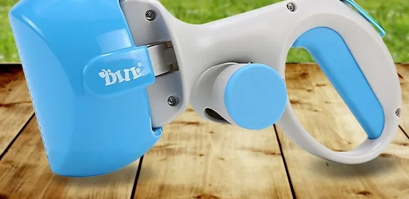 Portable Dog Pooper Scooper – Built-In Bag Dispenser for Easy Waste Pickup, Great for Walks with Small or Medium Dogs