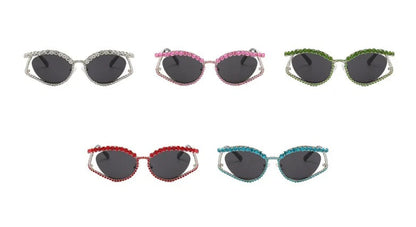Diamond Cat Eye Hollow Concave Sunglasses – Trendsetting Street Photography Eyewear with Bold 3D Lens Shape for Fashion-Forward Women