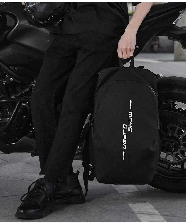 Waterproof Helmet Backpack – Motorcycle & Cycling Storage Bag with Reflective Stripe, Large Capacity & Secure Helmet Carrying Solution