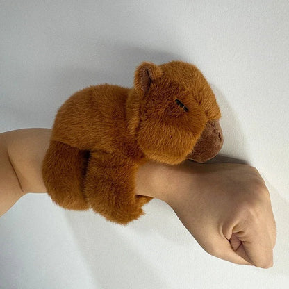 Capybara Plush Snap Bracelet and Key Chain – Fun Slap Wrap Wristband Toy for All Ages, Perfect New Year Gift & Playful Accessory
