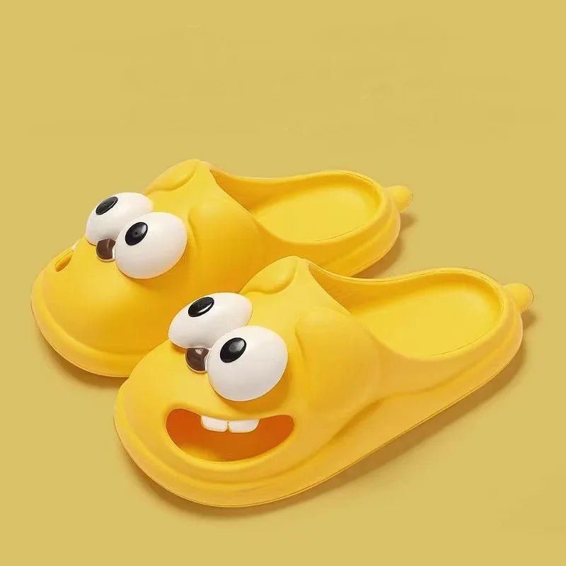 Cartoon Closed-Toe Slippers with Hole – Non-Slip Summer Slippers for Women, Perfect for Indoor Comfort and Outdoor Style