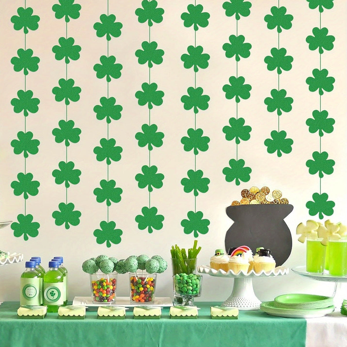 Glitter Shamrock Garland Set – 8pcs St. Patrick’s Day Hanging Decor for Home, Office, Outdoor Party & Festive Irish Displays