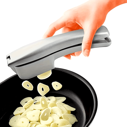 Heavy-Duty Aluminum Garlic Press & Chopper – 2-in-1 Manual Crusher with Cleaning Sheets for Efficient Kitchen Food Preparation