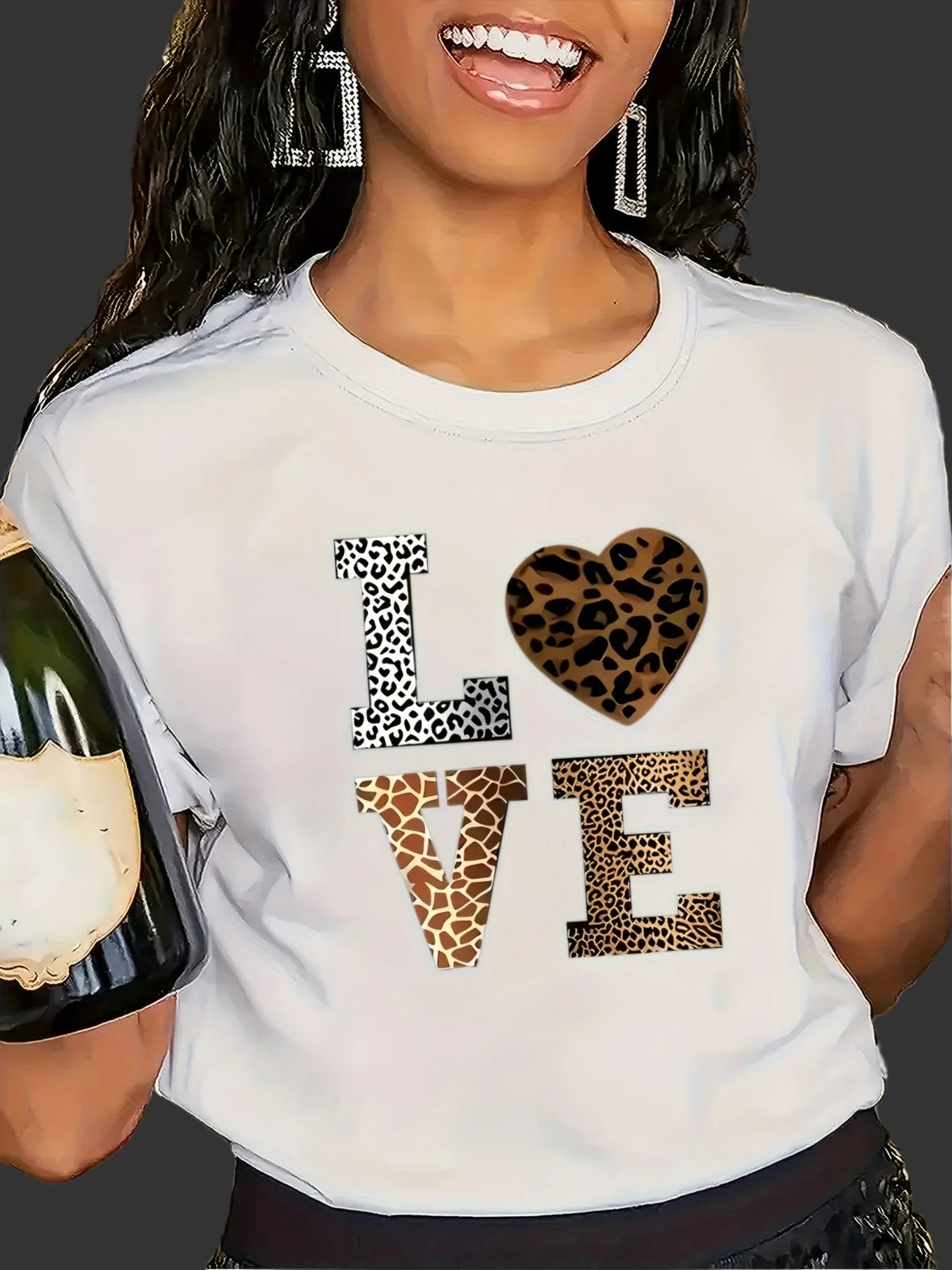 White Leopard Heart Graphic T-Shirt – Casual Round Neck Short Sleeve Cotton Tee for Everyday Fashion and All-Season Wear