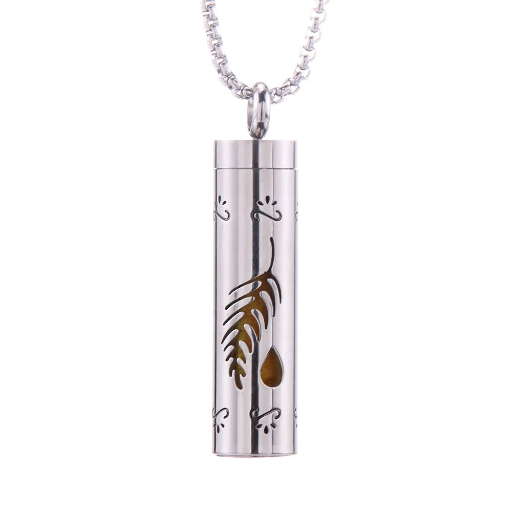 Essential Oil Diffuser Necklace – Stylish Aromatherapy Pendant with Stainless Steel Open Locket for Long-Lasting Scent