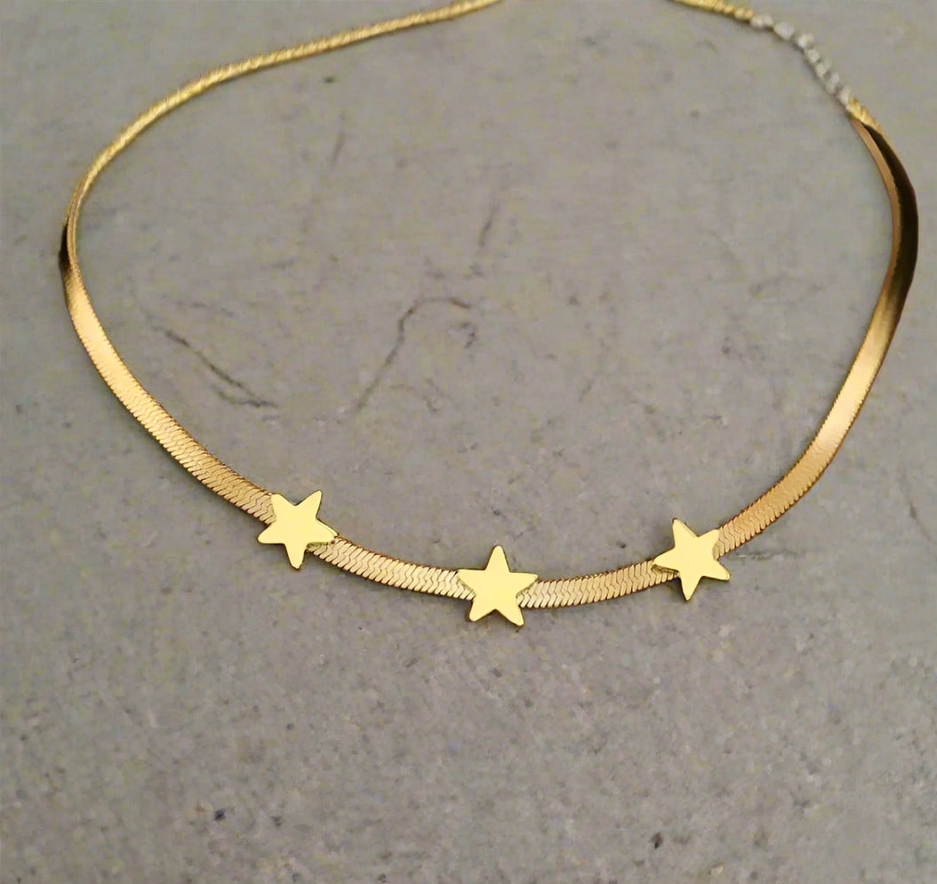 Golden Gothic Blade Star Trio Necklace Design– Exquisite Stainless Steel Statement Jewelry for Women’s Party & Birthday Elegance