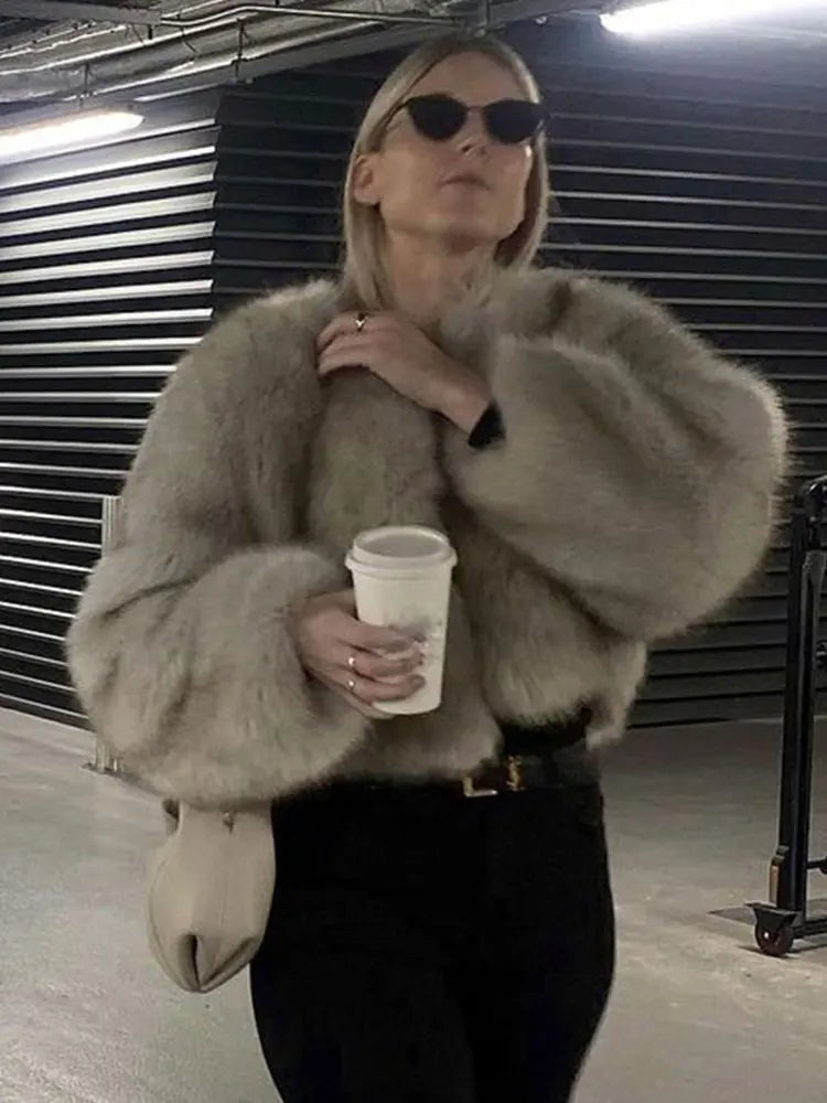 Faux Fur Coat for Women– Cozy V-Neck Loose Jacket for Women’s Chic Autumn & Winter Street Style