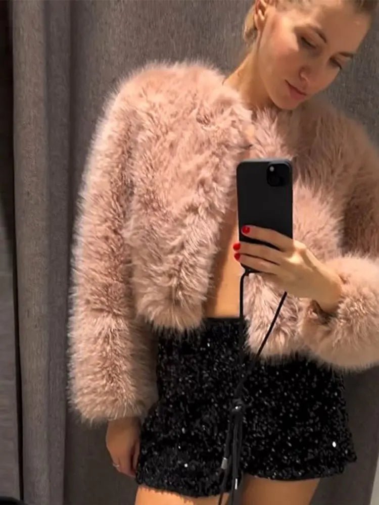 Faux Fur Coat for Women– Cozy V-Neck Loose Jacket for Women’s Chic Autumn & Winter Street Style