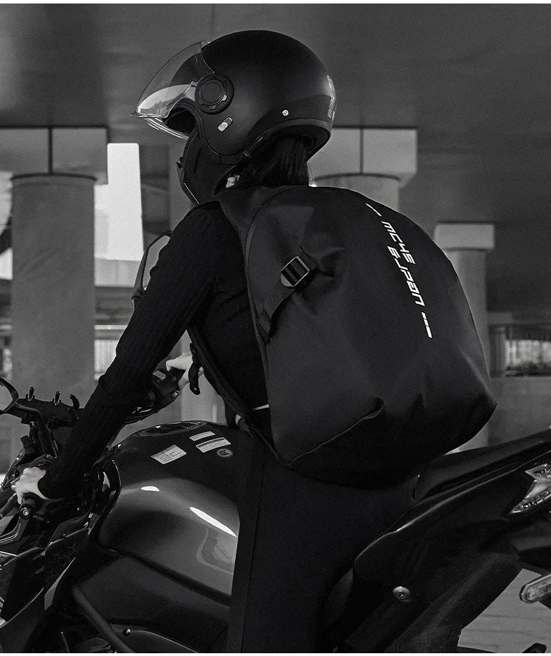 Waterproof Helmet Backpack – Motorcycle & Cycling Storage Bag with Reflective Stripe, Large Capacity & Secure Helmet Carrying Solution