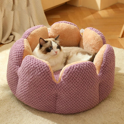 Cactus Petal Cat Bed – Soft & Cozy Winter Nest for Small Dogs & Cats