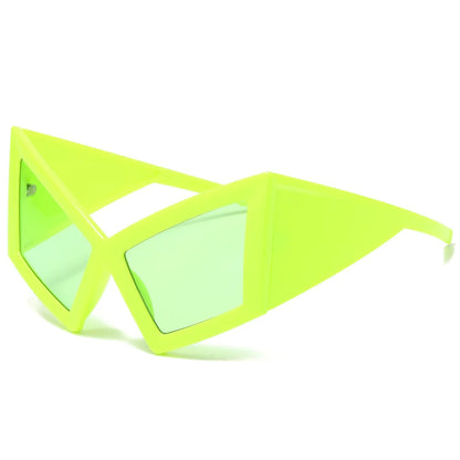 Oversized Cat Eye Sunglasses for Women – Retro Red Gradient UV400 Shades with Wide Legs for Stylish Outdoor Protection