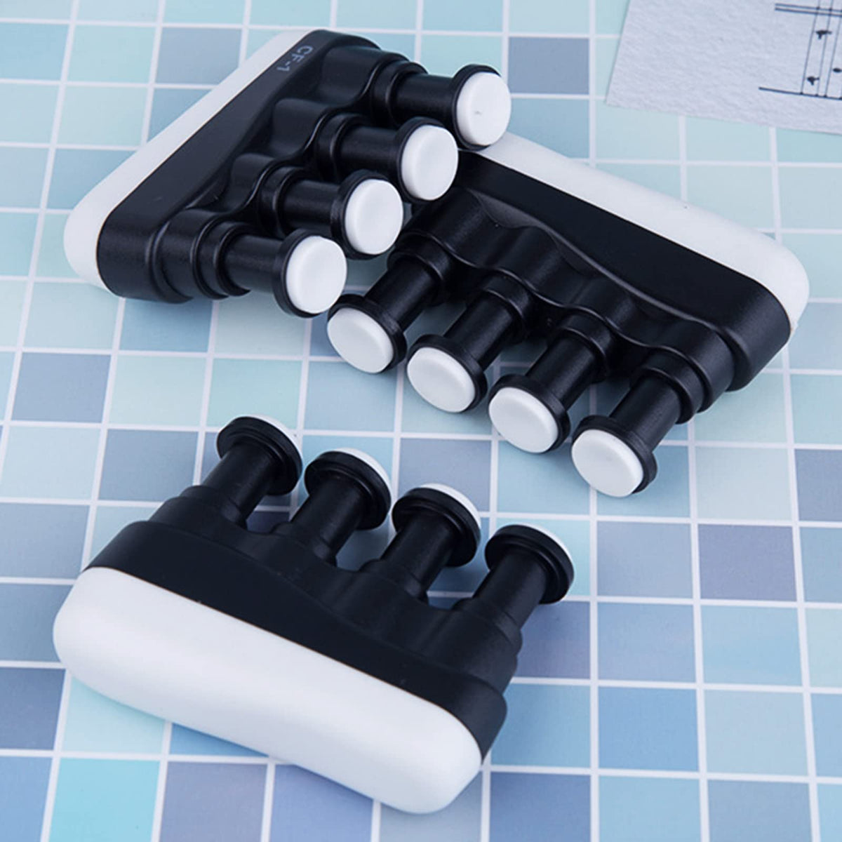 Guitar Finger Exerciser – Medium Tension Grip Trainer for Strength & Precision in Guitar, Bass & Piano Practice