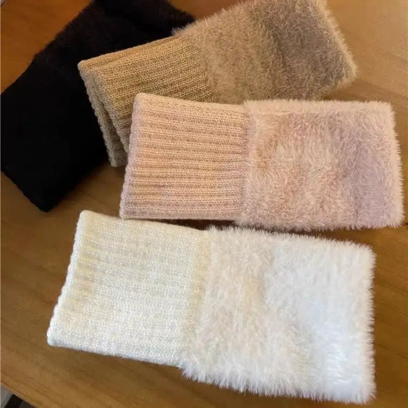 Half Finger Plush Gloves – Stylish Winter Warmth for Men & Women with Fingerless Flexibility