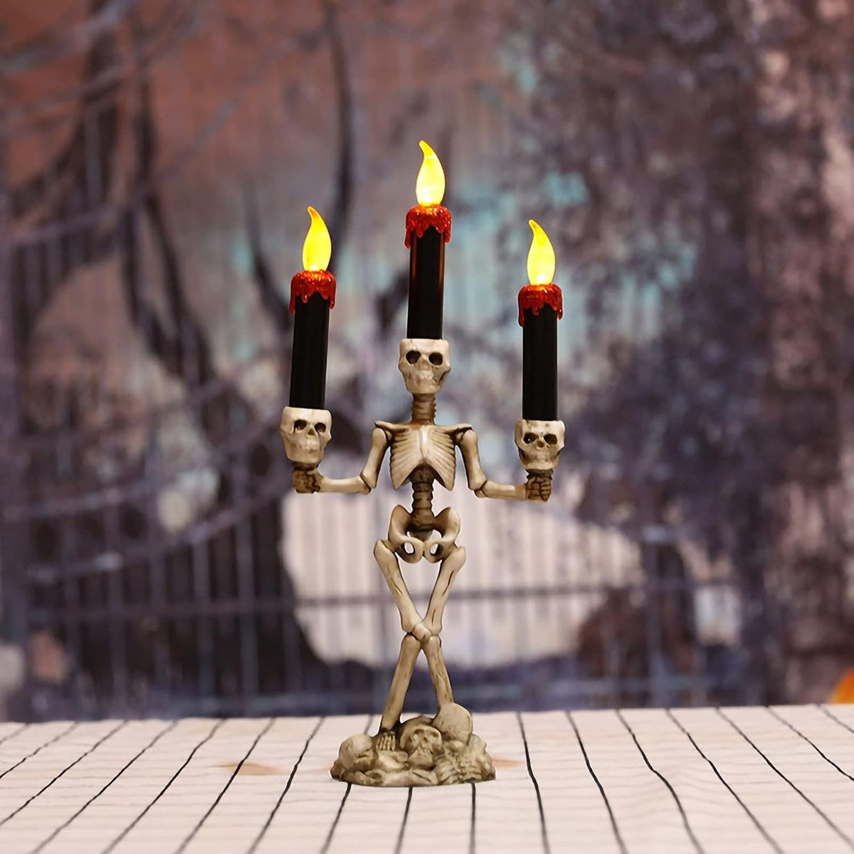 Halloween Skeleton Candlestick – Three-Head Skull Candelabra LED Lights Resin Gothic Halloween Prop Simulated Human Skull Candle Holder.