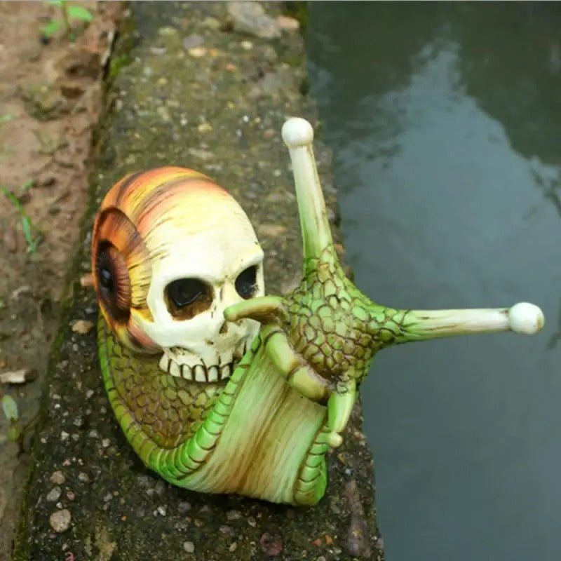 Halloween Snail Skeleton Skull - Statue Resin Horror Snail Sculpture Gothic Outdoor Garden Decoration Figurine