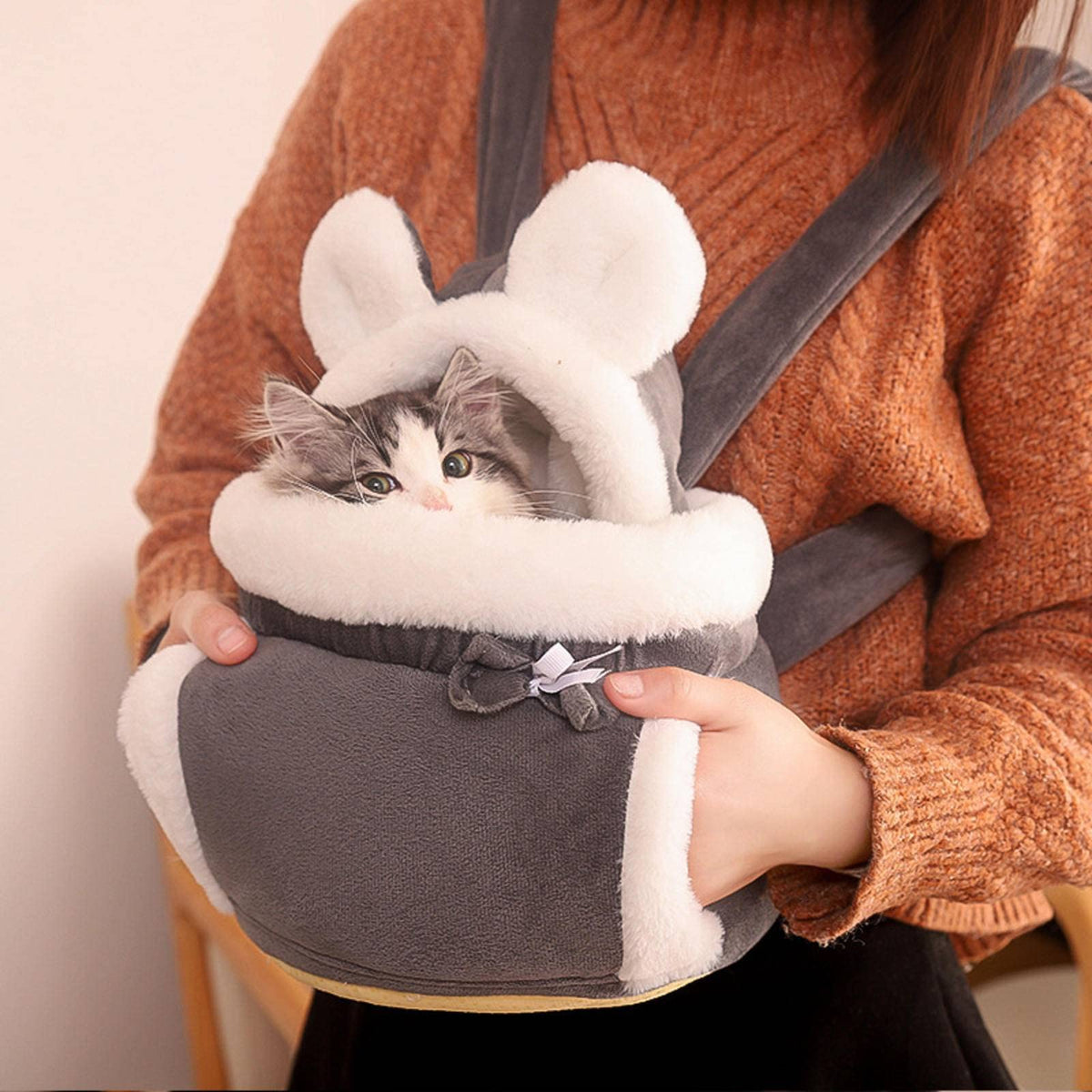 Hands-Free Travel Pet Carrier Bag – Plush, Breathable Sling for Small Dogs & Puppies, Perfect for Outdoor Adventures