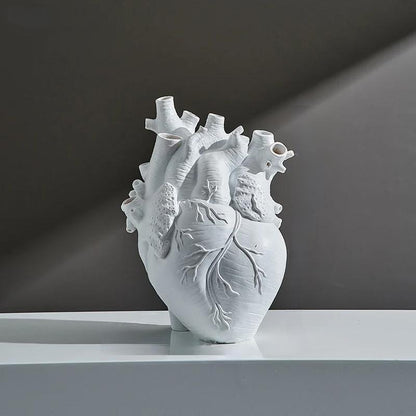 Heart-Shaped Resin Vase – Nordic-Inspired Flower Arrangement Container for Fresh or Dried Blooms, Perfect Home Décor Accent
