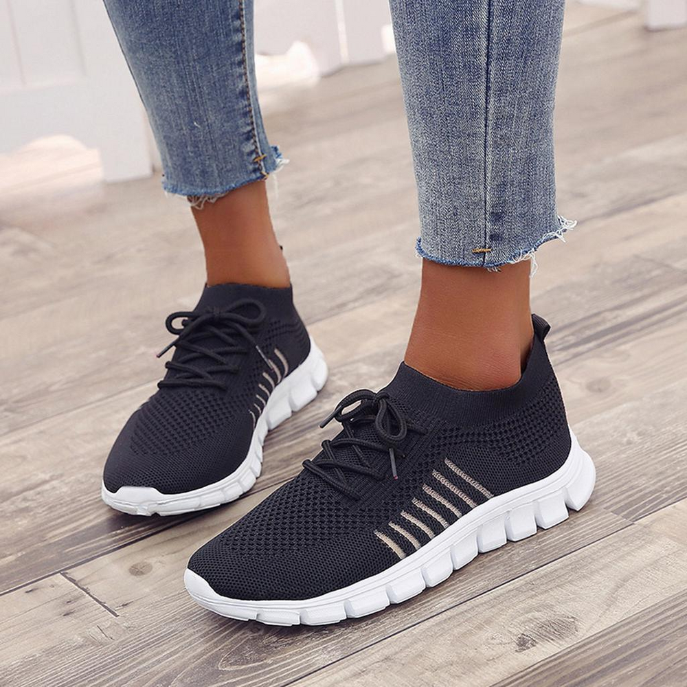 Orthopaedic and breathable shoes