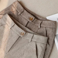 Elegant and Fitted Women's Pants
