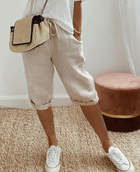 Trendy fashionable linen-look knee breeches for women