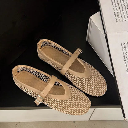 Summer Mesh Hollow Sandals for Women – Retro Chic Flats for Beach & Everyday Comfort
