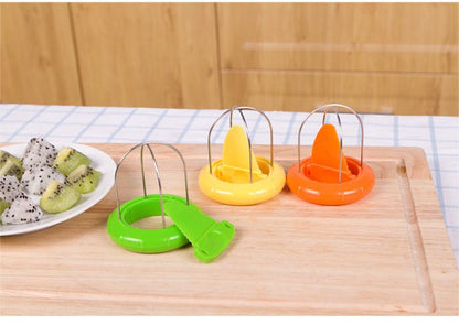 Kiwi Cutter Peeler Tool – Creative Stainless Steel Tool for Perfectly Peeled Kiwifruit – Your Must-Have Kitchen Gadget