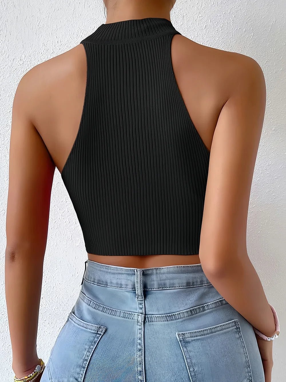 Knit Sleeveless Halter Top – Slim-Fit Ribbed Crop with High-Neck Design, Perfect Y2K-Inspired Essential for Women’s Wardrobe